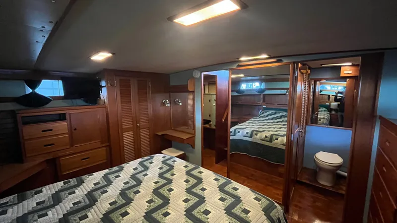 Slide: The Image of Grand Banks 49 Motor Yacht 1987 - 40