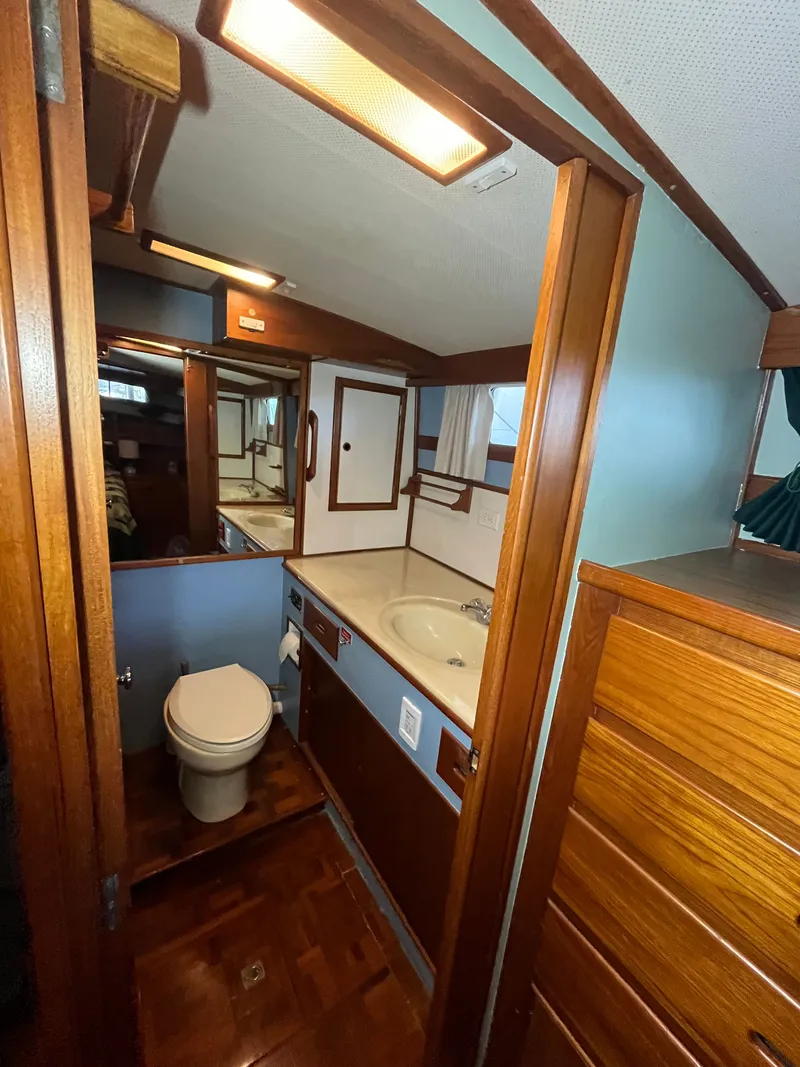 Slide: The Image of Grand Banks 49 Motor Yacht 1987 - 41