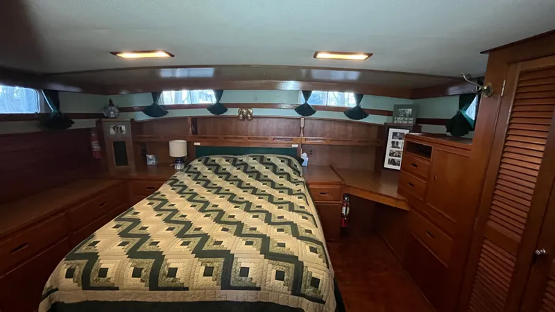Slide: The Image of Grand Banks 49 Motor Yacht 1987 - 44