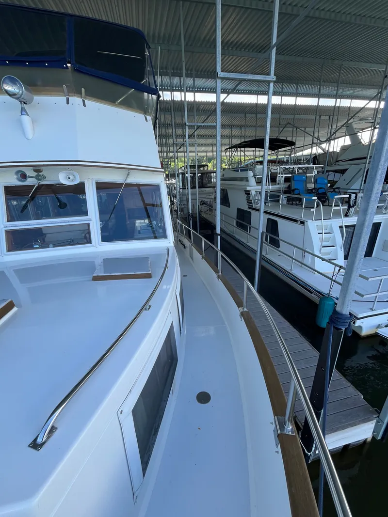 Slide: The Image of Grand Banks 49 Motor Yacht 1987 - 5