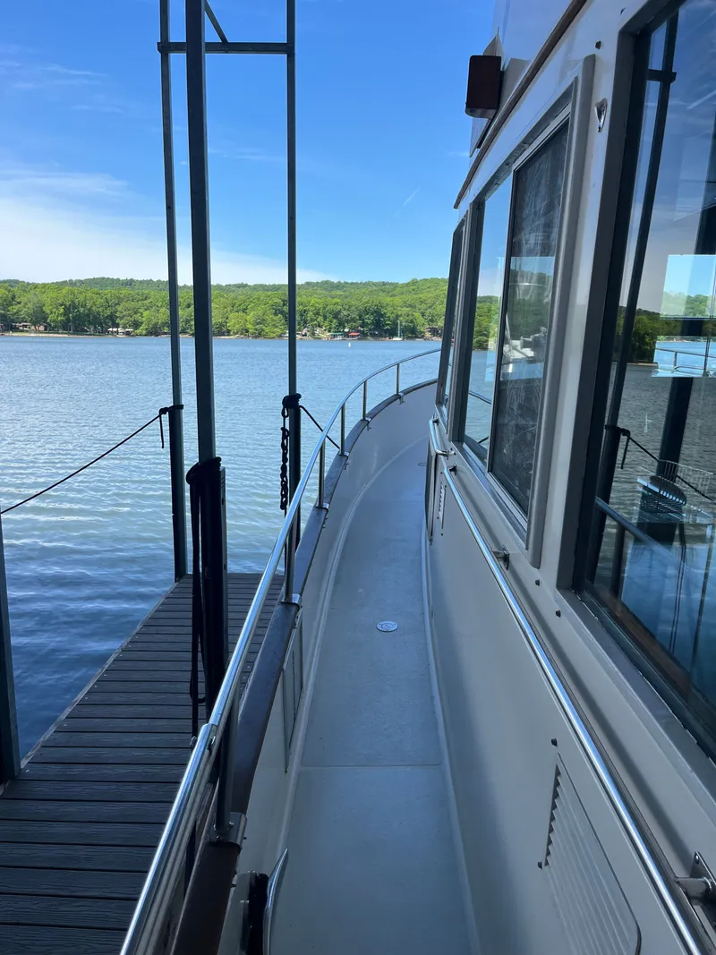 Slide: The Image of Grand Banks 49 Motor Yacht 1987 - 51
