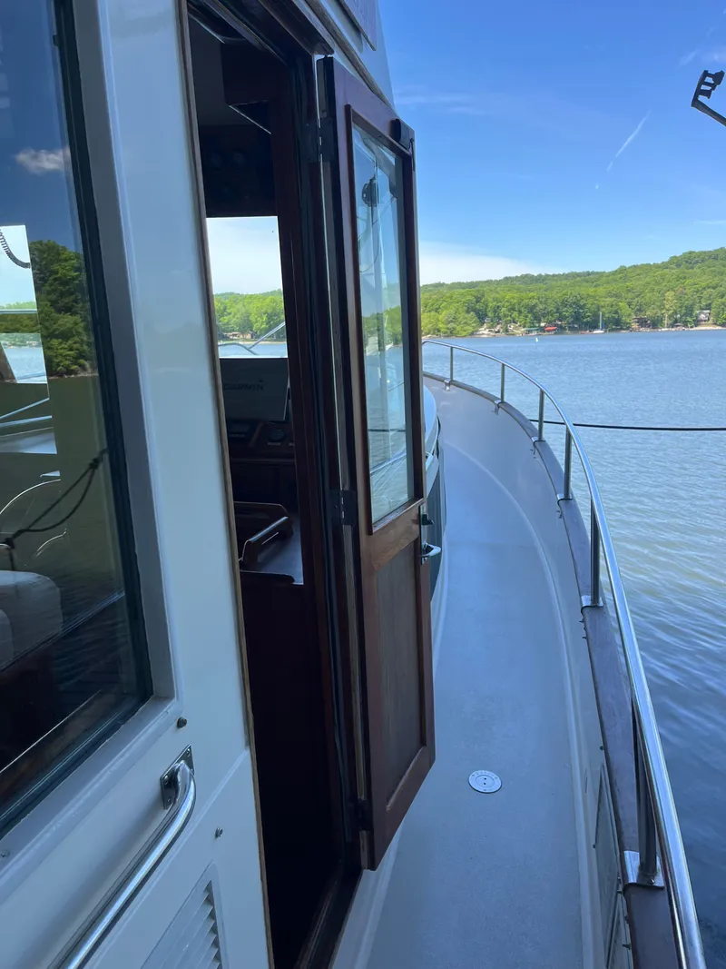 Slide: The Image of Grand Banks 49 Motor Yacht 1987 - 58