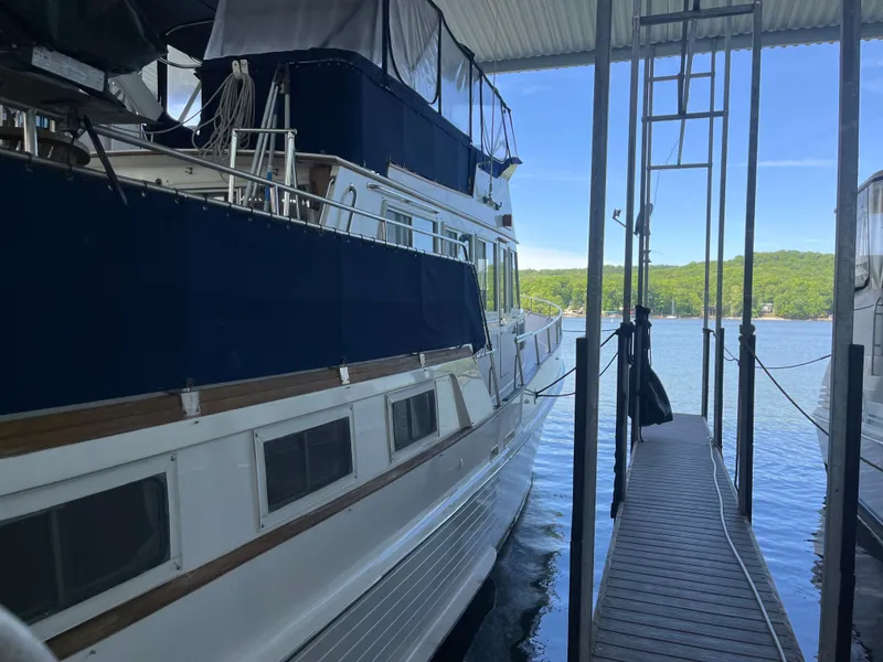 Slide: The Image of Grand Banks 49 Motor Yacht 1987 - 59