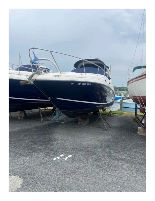 The Image of 2005 Sea Ray Sundancer 280 on a boatyard. - 0