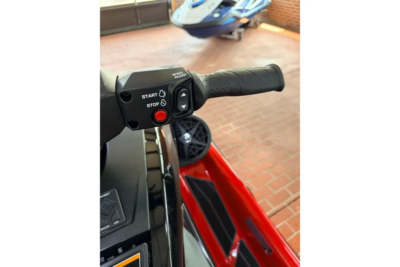 Slide: The Image of 2026 Yamaha WaveRunner FX Cruiser HO handlebar with start/stop controls and speed adjust. - 7