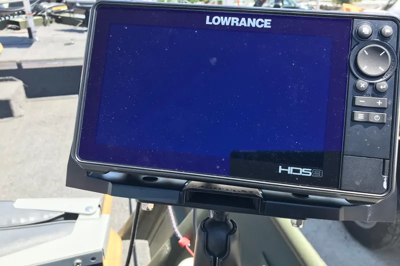 Slide: The Image of Lowrance HDS9 fishfinder on 1992 Alweld 1856VV Large Vee Bottom boat. - 28