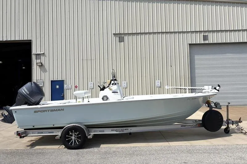 The Image of Sportsman Masters 207 Bay Boat 2013 - undefined