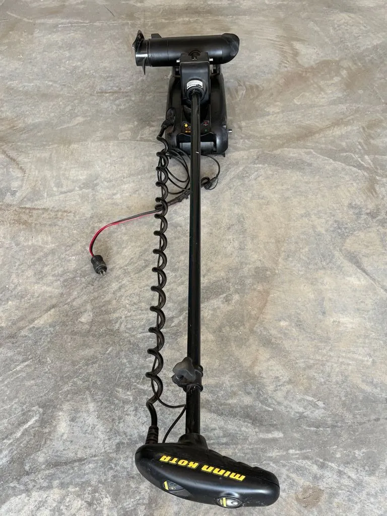 Slide: The Image of Minn Kota trolling motor for Lund 1875 Crossover XS 2017. - 16