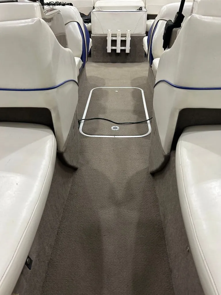Slide: The Image of Bayliner 195 Bowrider 2003 - 6
