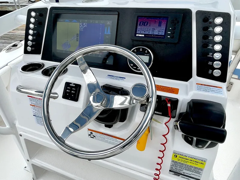 Slide: The Image of Robalo 246 Cayman 2022 - 11