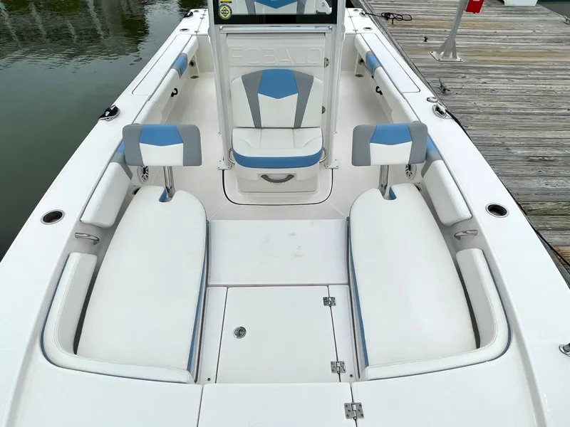 Slide: The Image of Robalo 246 Cayman 2022 - 40