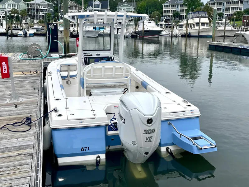 Slide: The Image of Robalo 246 Cayman 2022 - 5
