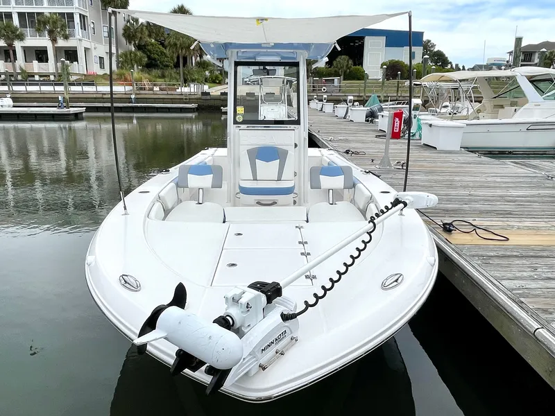 Slide: The Image of Robalo 246 Cayman 2022 - 55