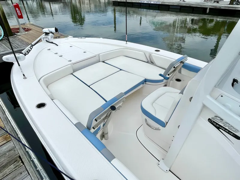 Slide: The Image of Robalo 246 Cayman 2022 - 57