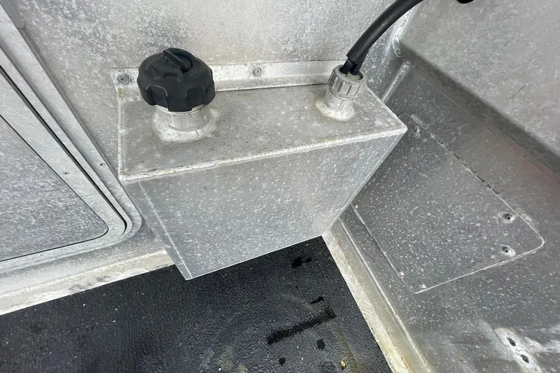 Slide: The Image of Metallic compartment with black cap and cable, Lifetimer 3540, 2005 model. - 24