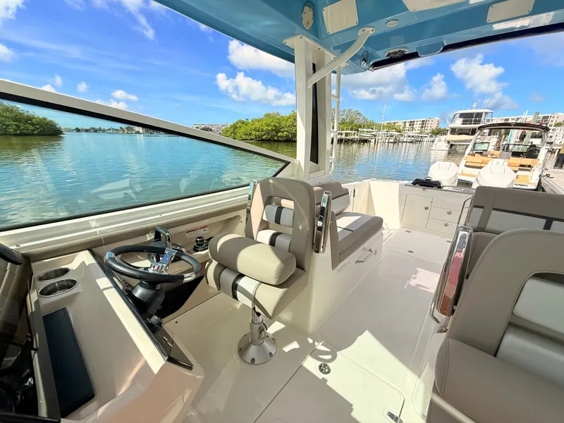 Slide: The Image of Boston Whaler 330 Vantage 2027 - 74