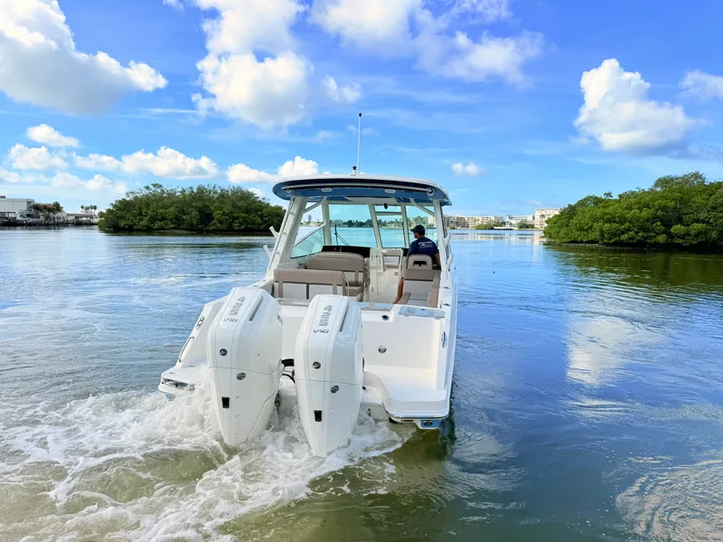 Slide: The Image of Boston Whaler 330 Vantage 2027 - 16