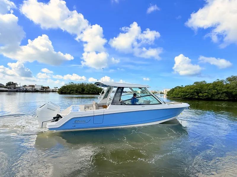 Slide: The Image of Boston Whaler 330 Vantage 2027 - 13