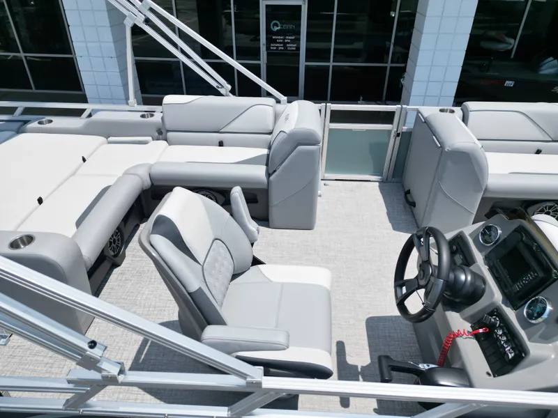Slide: The Image of Interior of 2026 Avalon VNT VRB21 with luxurious seating. - 7