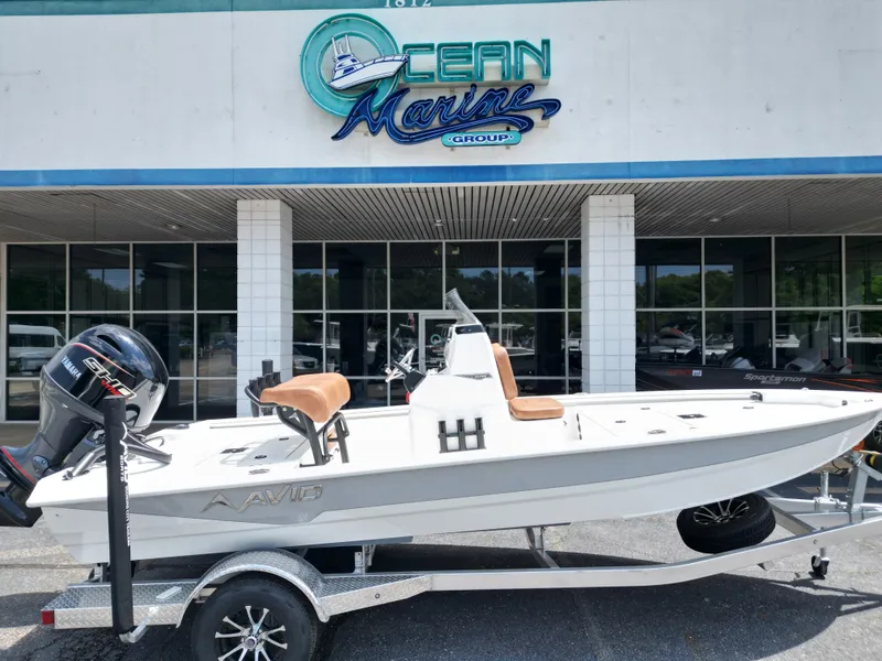 The Image of Avid 19 FSX 2026 boat at Ocean Marine Group. - 1