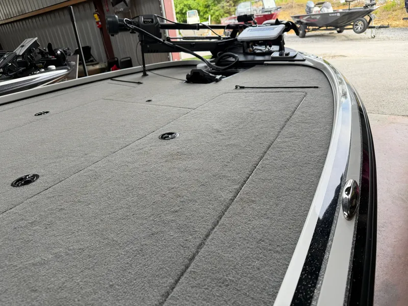 Slide: The Image of 2024 Nitro Z18 Pro boat deck with gray carpet. - 4