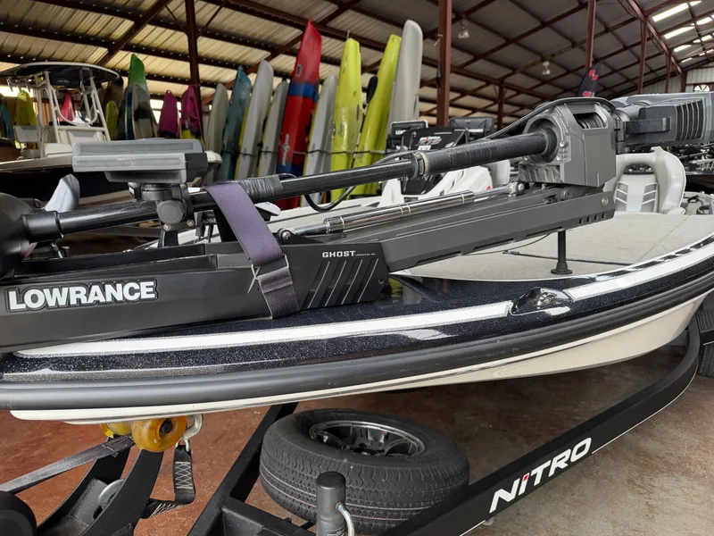 Slide: The Image of 2024 Nitro Z18 Pro boat with Lowrance Ghost trolling motor. - 6