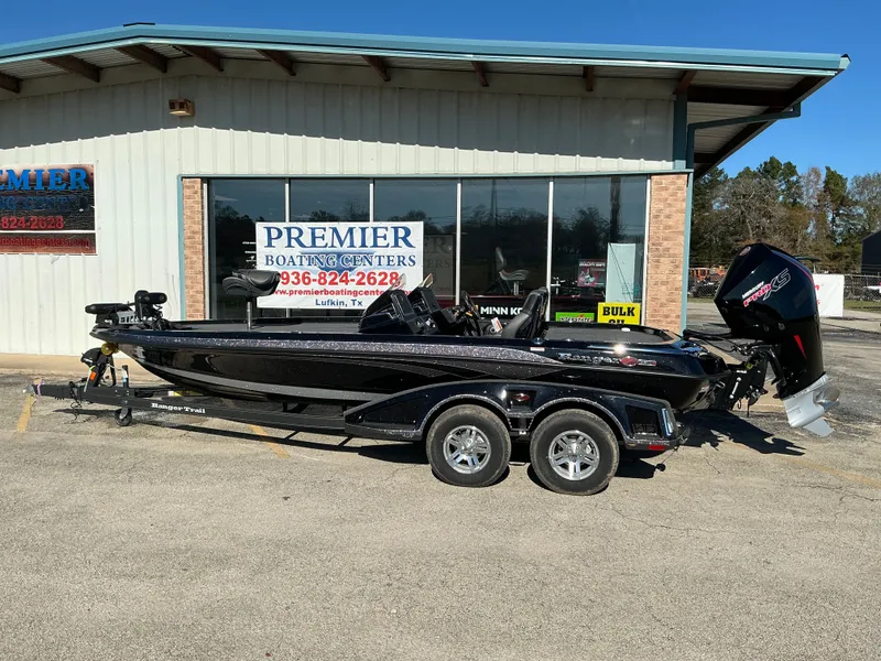 The Image of 2024 Ranger Z520R boat at Premier Boating Centers. - 1