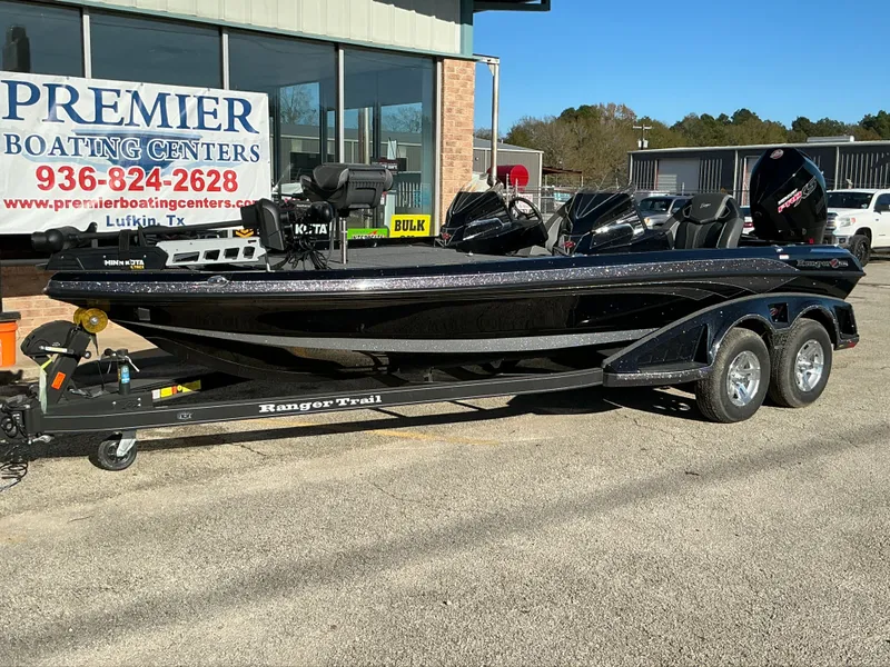 Slide: The Image of 2024 Ranger Z520R boat at Premier Boating Centers. - 48