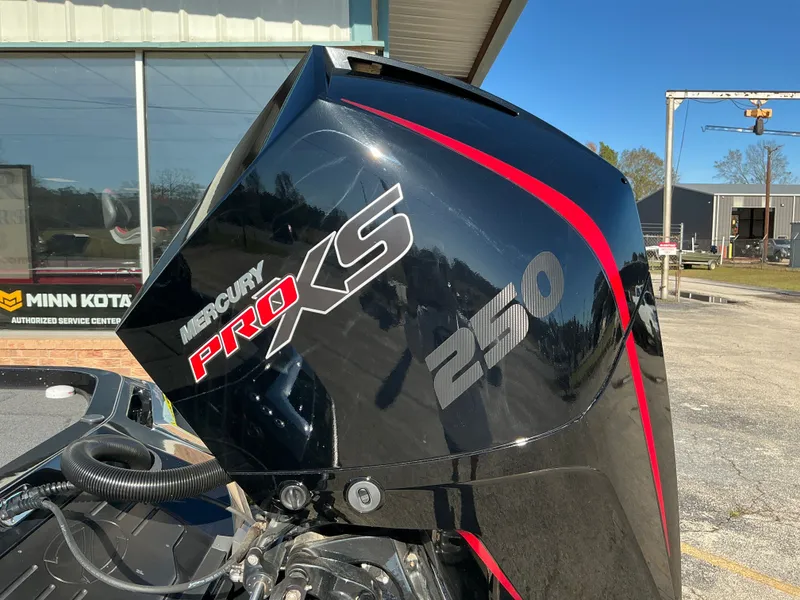Slide: The Image of 2024 Ranger Z520R with Mercury Pro XS 250 outboard motor. - 6