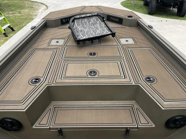 Slide: The Image of 2026 Thor LH1900CC boat with Baystar steering, Mossy Oak design. - 17