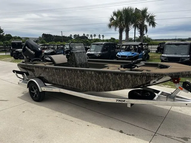Slide: The Image of Thor LH1900CC boat with Baystar steering, 2026 model, on trailer. - 30