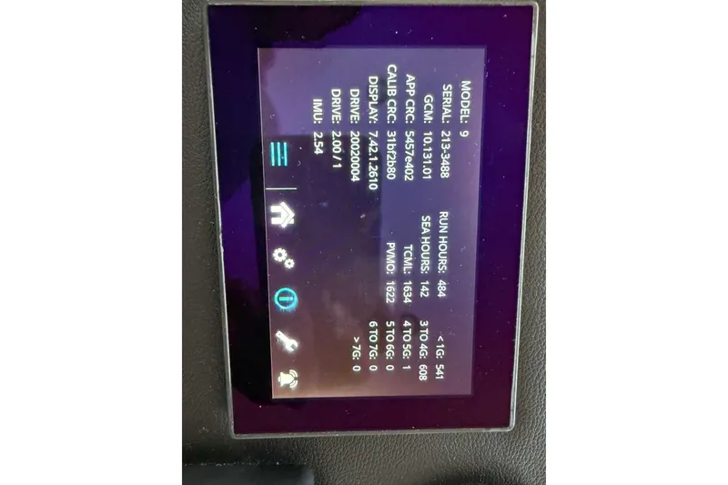 Slide: The Image of Display screen showing technical data for Azimut Fly 50 yacht, model year 2022. - 30