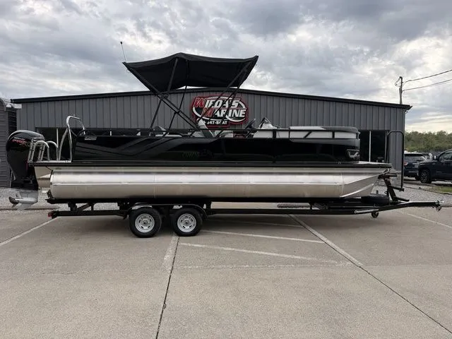 The Image of 2026 Avalon Venture 85 pontoon boat with versatile rear bench, 25 feet, on trailer. - 1
