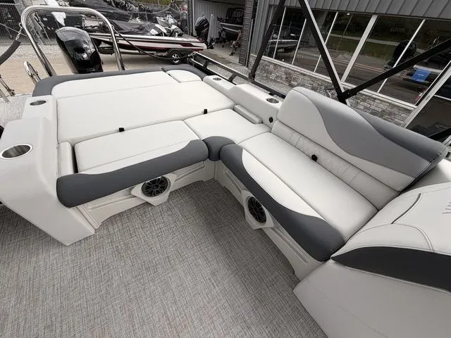 Slide: The Image of Luxurious seating on Avalon Venture 85, 2026 model. - 11