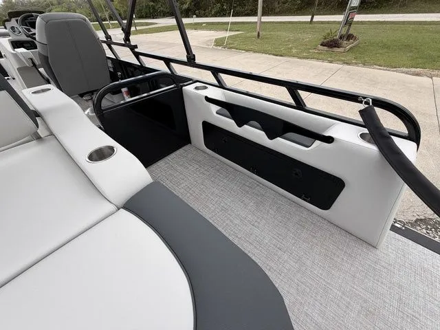 Slide: The Image of Interior of Avalon Venture 85 Versatile Rear Bench 2026. - 4