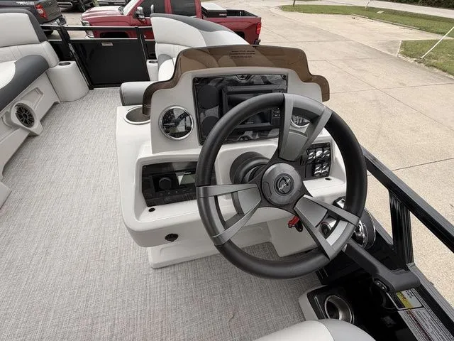 Slide: The Image of Steering console of Avalon Venture 85 Versatile Rear Bench 2026. - 7