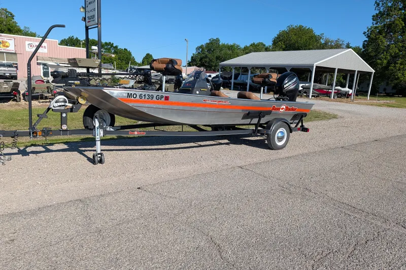 The Image of Tracker Bass Tracker 40th Anniversary Heritage Edition 2018 - undefined
