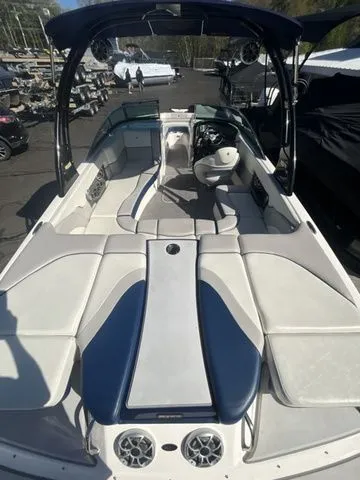 Slide: The Image of Interior view of a 2013 Bryant Boats 233X with luxurious features. - 18
