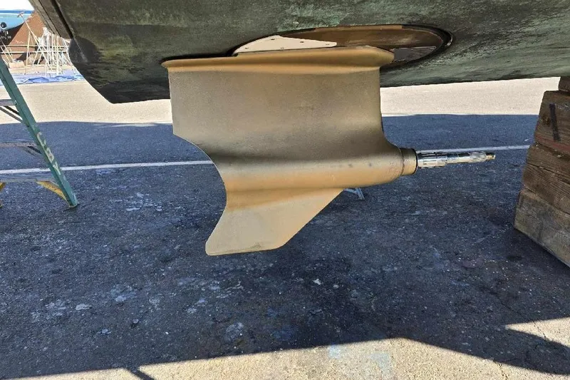 Slide: The Image of 2008 Formula 40 Performance Cruiser propeller shaft and rudder detail. - 15