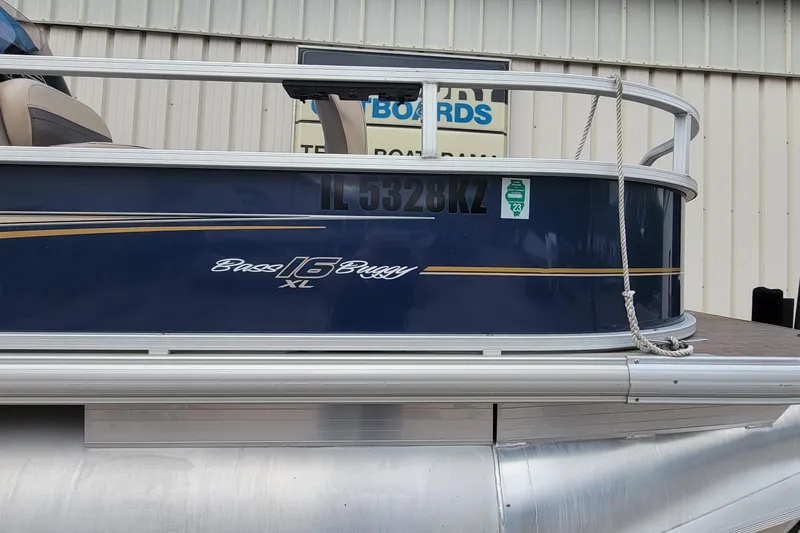 Slide: The Image of 2020 SUNTRACKER BASS BUGGY 16 XLS pontoon boat with registration IL 5328 KZ. - 8