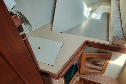 Slide: The Image of ALUM WATER TANK UNDER V-BERTH - 32