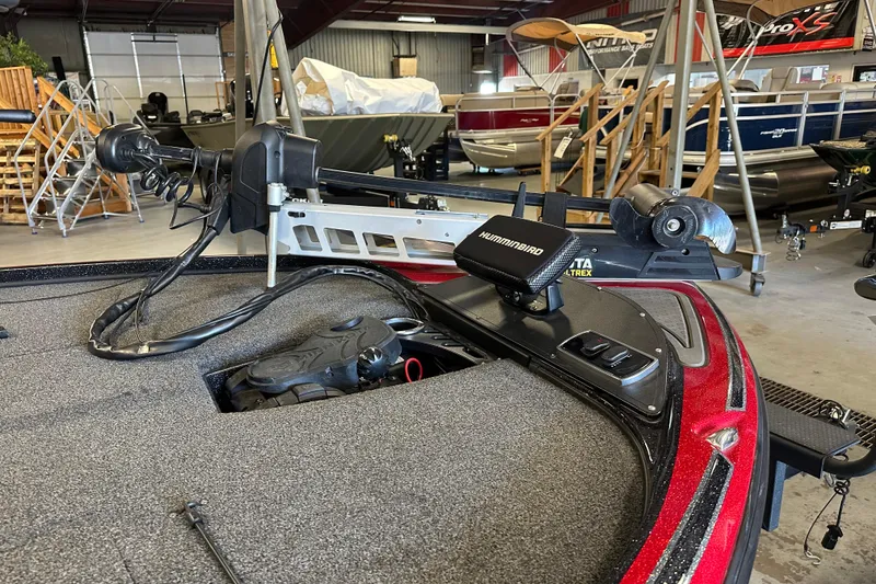 Slide: The Image of 2021 Nitro Z18 Pro boat with Humminbird electronics and Minn Kota Ultrex trolling motor. - 14