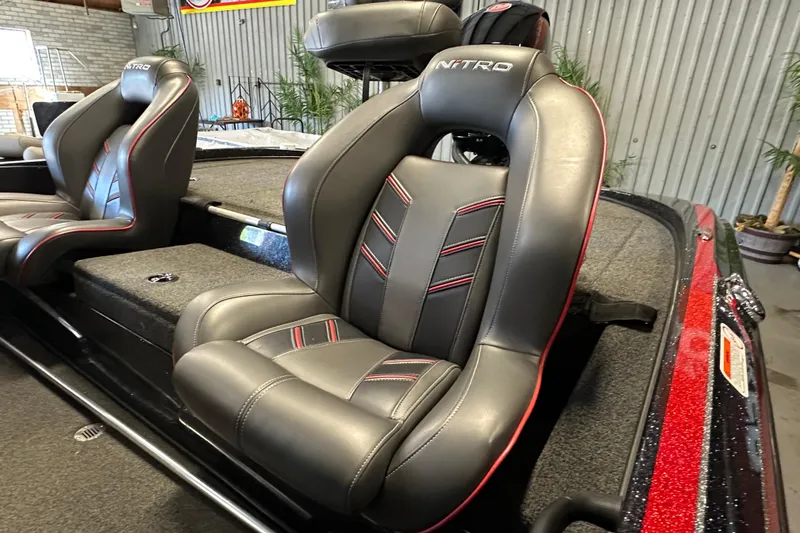 Slide: The Image of Luxurious Nitro Z18 Pro 2021 boat seats with sleek black and red design. - 25