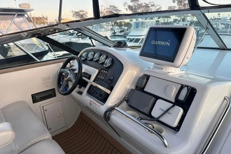 Slide: The Image of Pilothouse of 2000 Carver 530 Voyager with Garmin navigation system and control panel. - 21