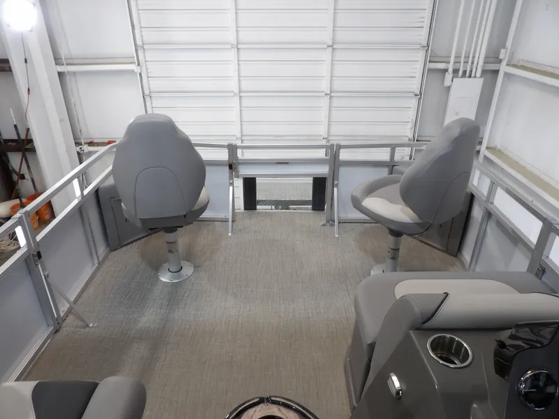 Slide: The Image of Avalon Venture Quad Fish - 19' 2026 - 13