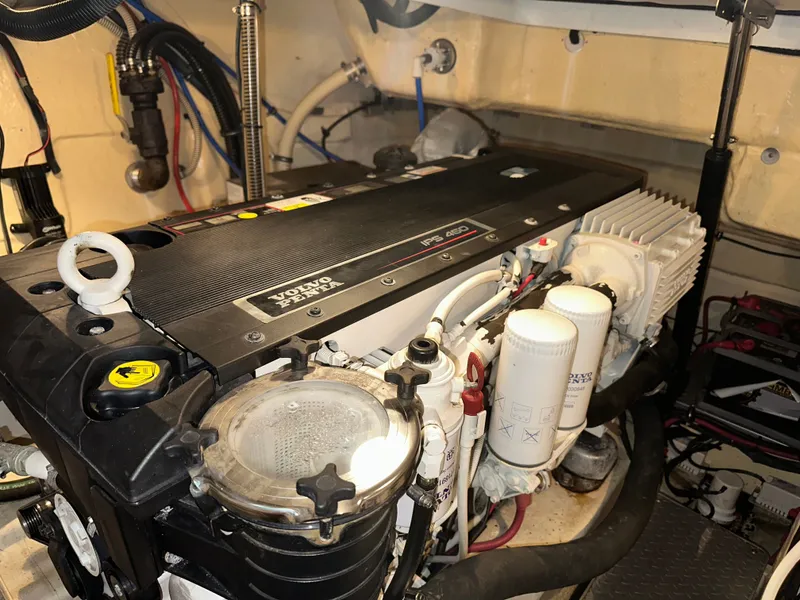 Slide: The Image of Volvo Penta IPS 400 engine in a 2008 Formula 37 Performance Cruiser. - 34