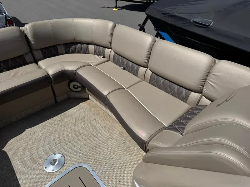Slide: The Image of Luxurious seating in Bennington 25QXSBA ESP TRI 2021 pontoon boat. - 13
