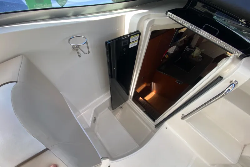 Slide: The Image of Interior view of a 2003 Monterey 302 Cruiser boat cabin entrance. - 41