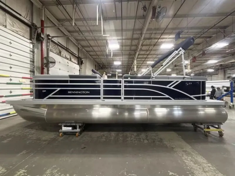 The Image of Bennington 23 SL pontoon boat 2026 in warehouse. - 1