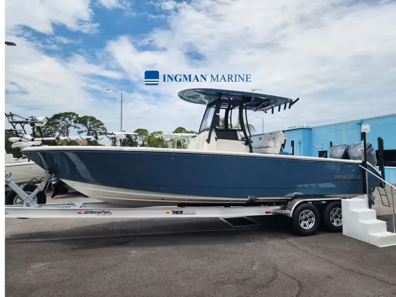 The Image of 2026 Pathfinder 2800 Hybrid boat at Ingman Marine. - 1
